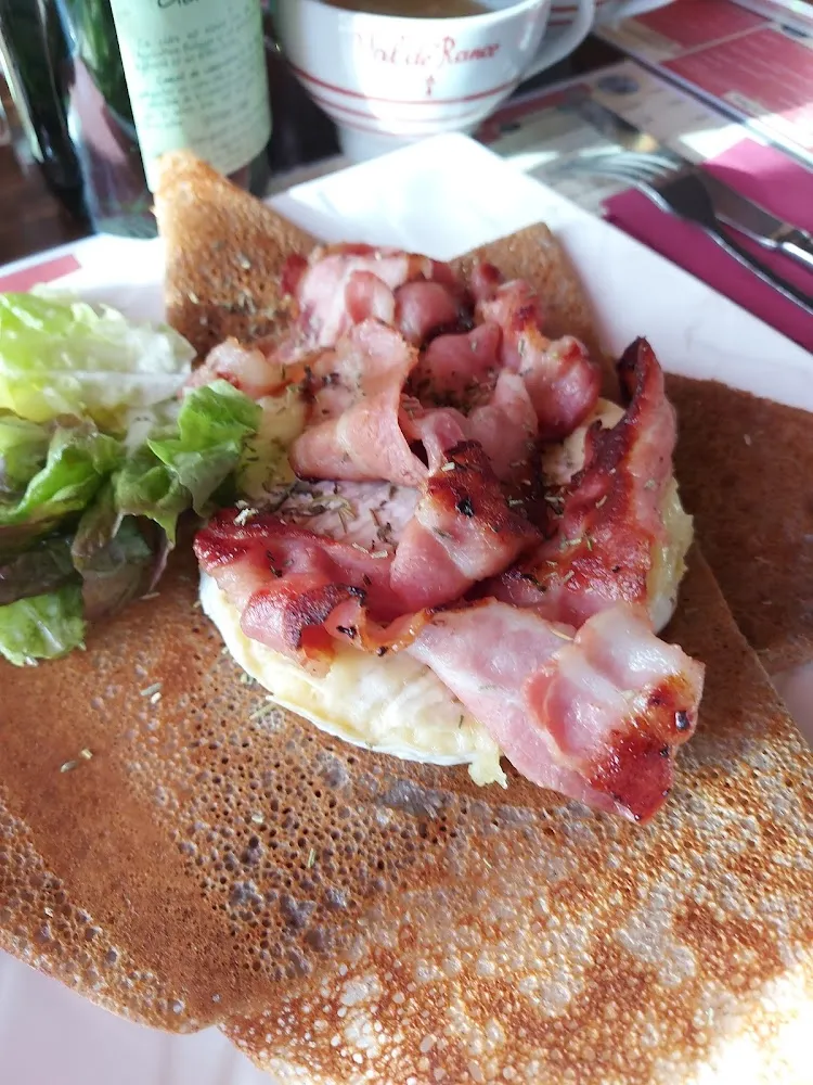 Celle Avec Le Camembert Entier